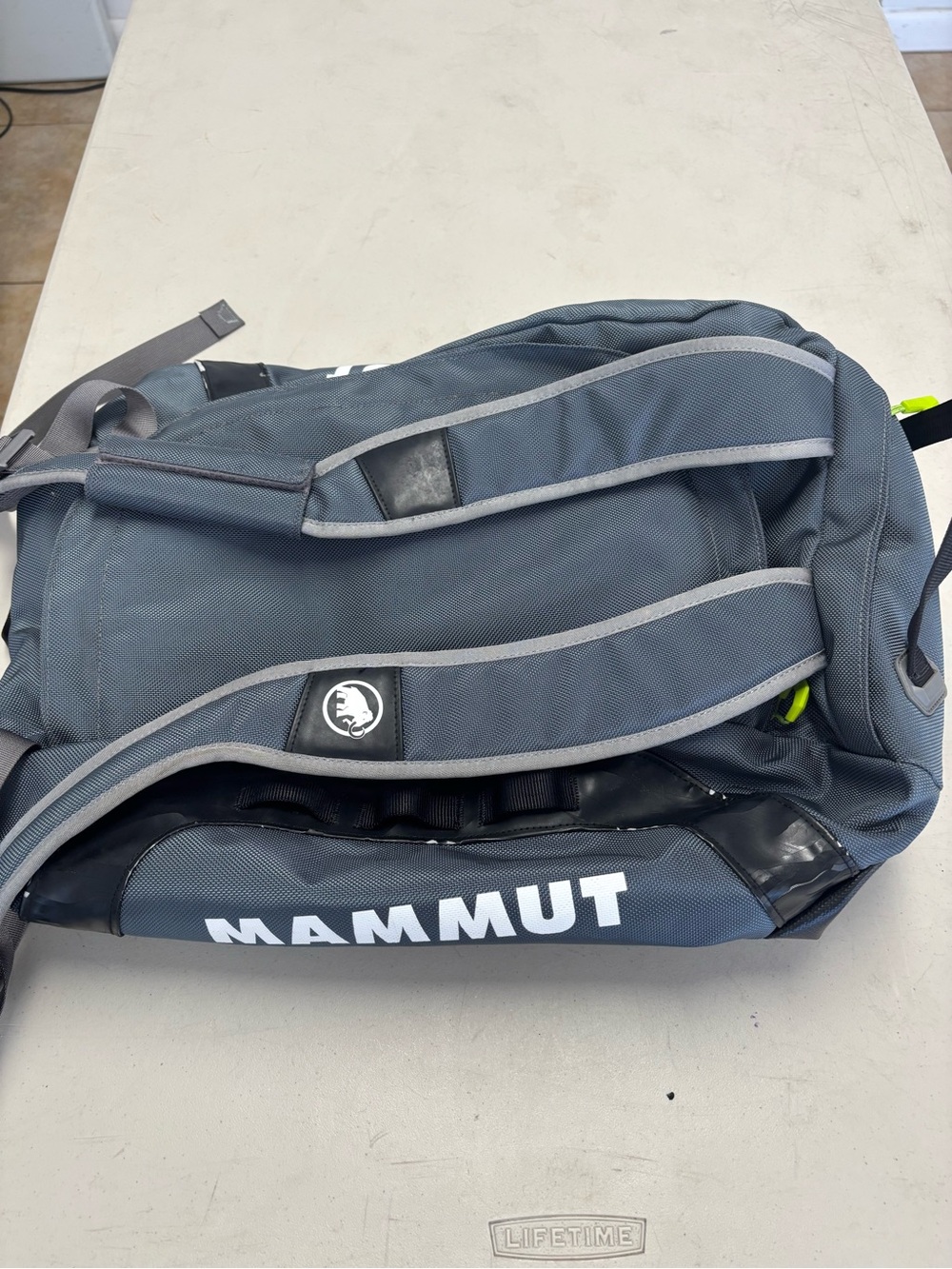 Mammut Cargon 40 mens backpack duffel pack camping hiking grey